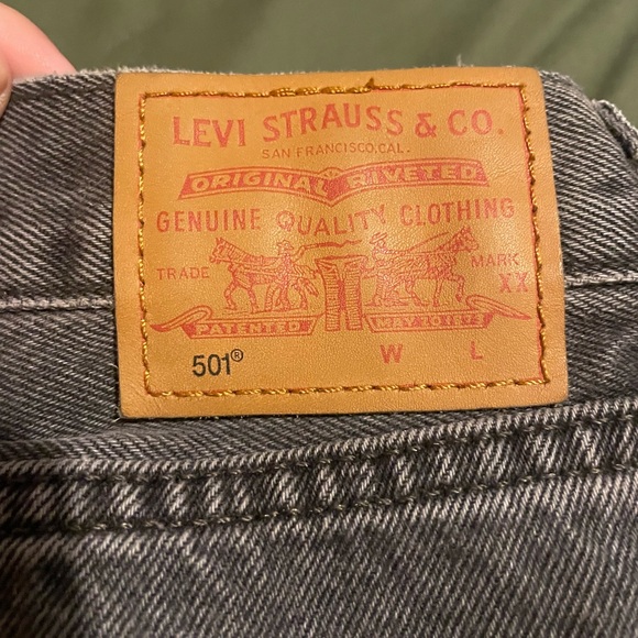 Levi's Gray Ankle & Cropped Jeans - Picture 3 of 5